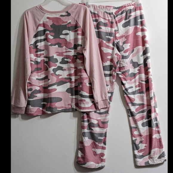 New Pink Super Soft Camo Print 2 PC Pajama Set, Size Large, Lounge Wear - Picture 2 of 6
